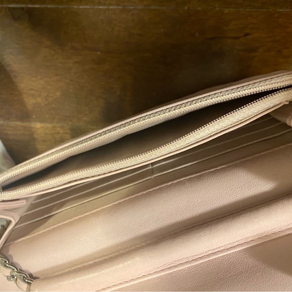 Very beautiful authentic chanel pink wallet on chain - Picture 3 of 5